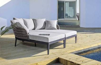 How to choose patio furniture avoid deformation and fading