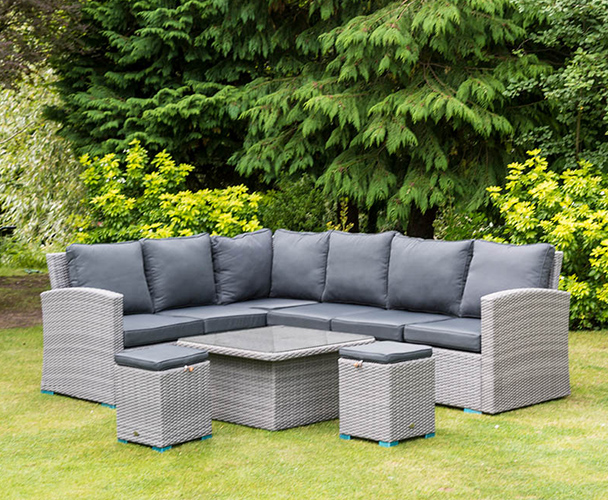 How should outdoor gardens match furniture to have both practicality and beauty